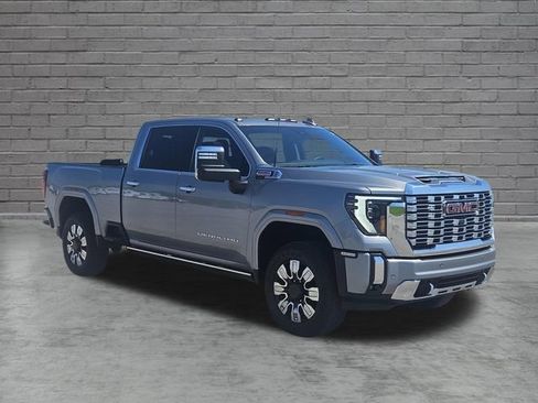 Used 2025 GMC Sierra 2500 Denali w/ Denali Reserve Package AWD/4WD image 7
