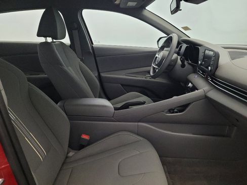 Used 2023 Hyundai Elantra SEL w/ Preferred Accessory Package FWD image 21