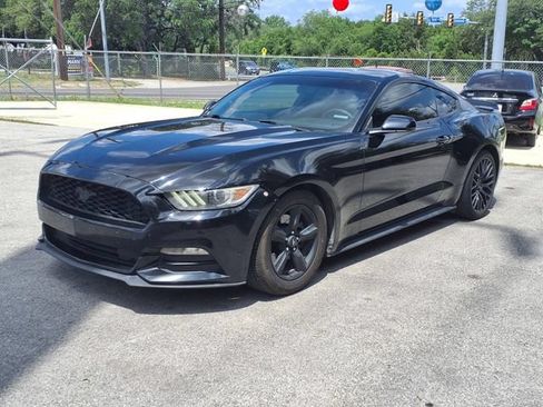 Used 2015 Ford Mustang Coupe RWD image 3