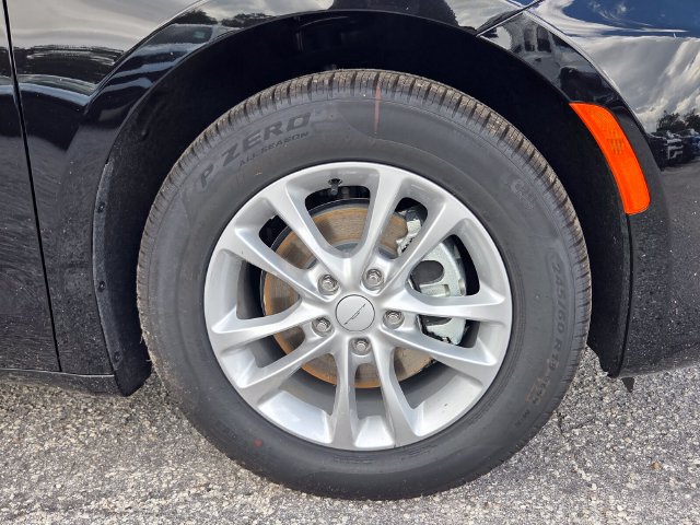 New 2027 Chrysler Pacifica Select FWD image 10