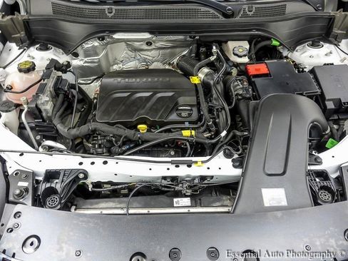 Used 2025 Chevrolet Trax RS image 25