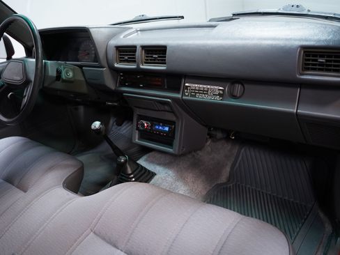 Used 1988 Toyota Pickup 4x4 Regular Cab image 38