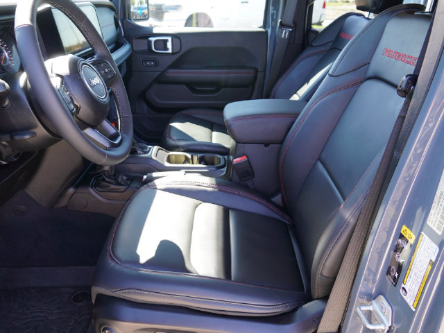 Used 2025 Jeep Wrangler Unlimited Rubicon w/ Safety Group AWD/4WD image 35