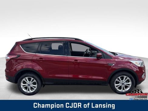 Used 2017 Ford Escape SE w/ Equipment Group 201A FWD image 8