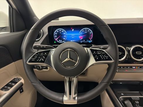 Certified 2025 Mercedes-Benz GLA 250 4MATIC image 19
