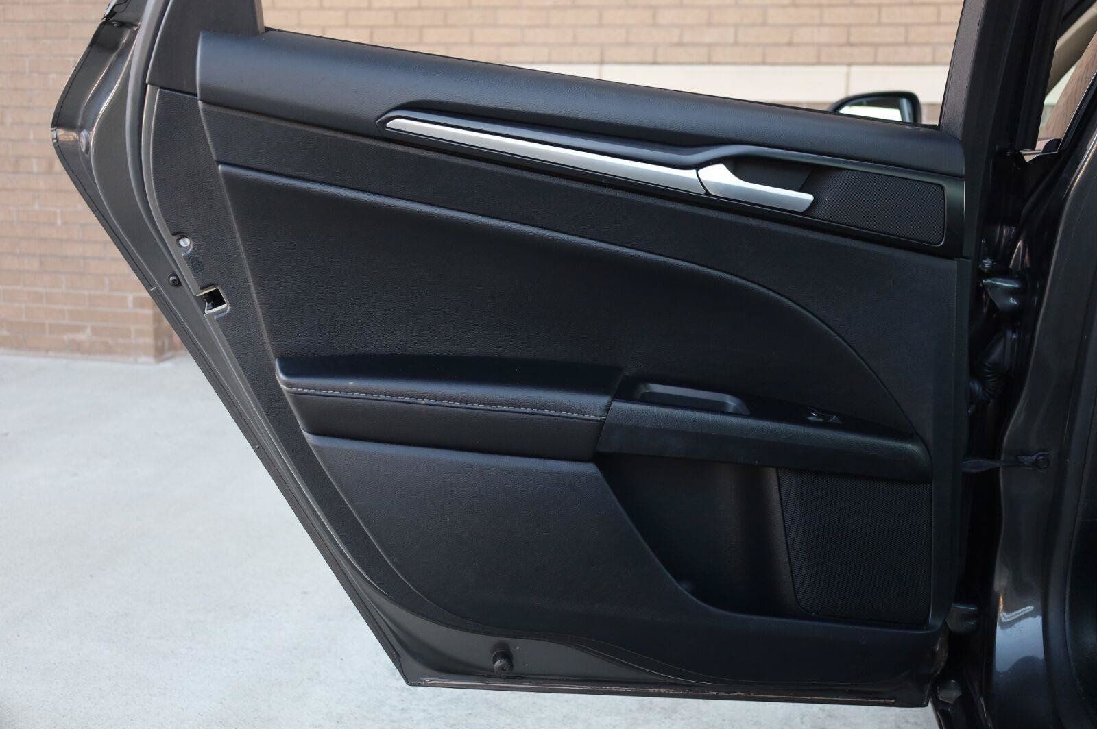 Used 2020 Ford Fusion Titanium FWD image 20