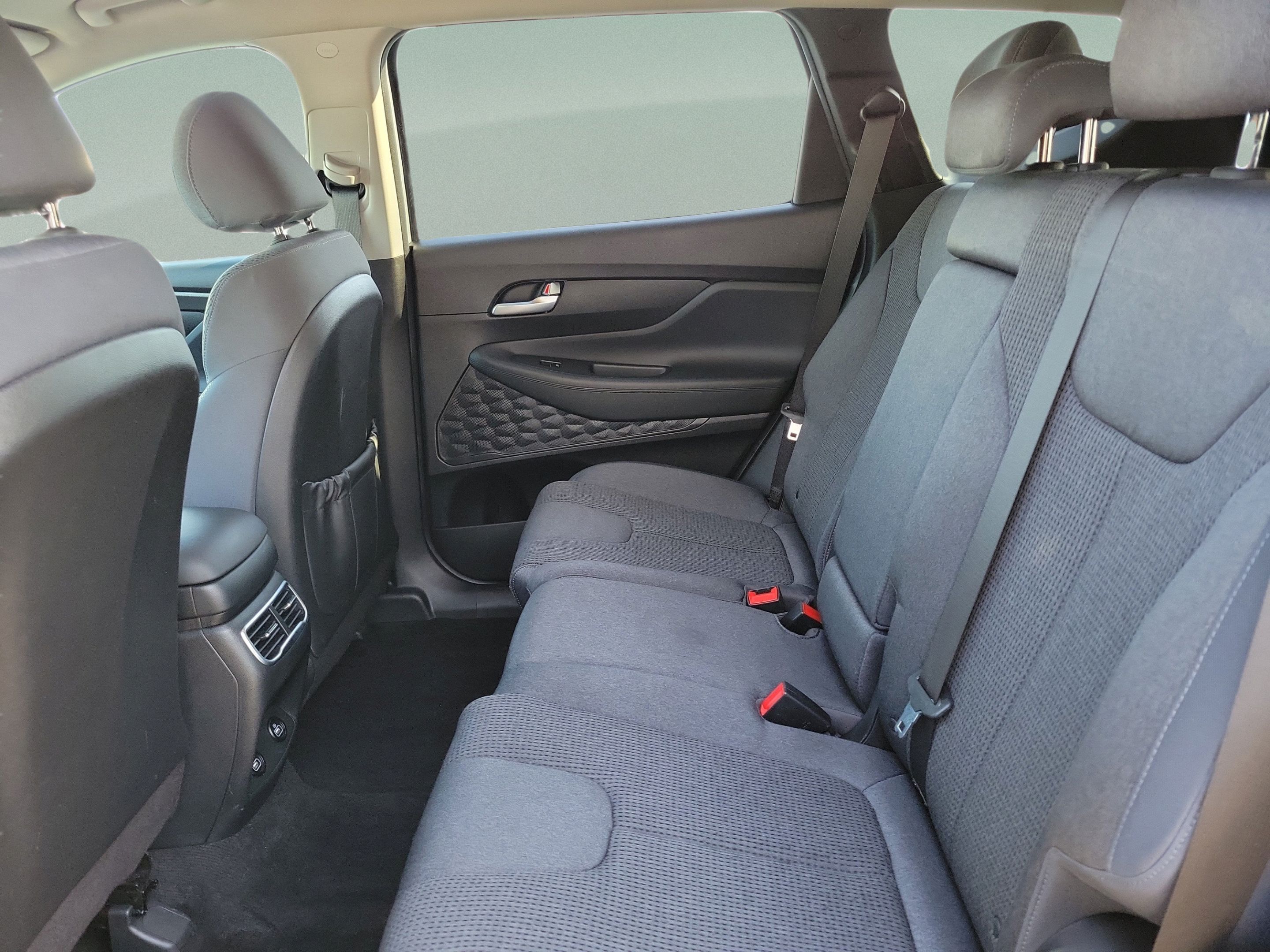 Used 2022 Hyundai Santa Fe SEL w/ Cargo Package FWD image 7