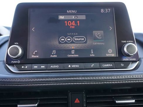 Used 2021 Nissan Rogue S FWD image 18