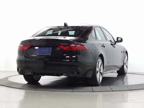Used 2022 Jaguar XF R-Dynamic SE image 9