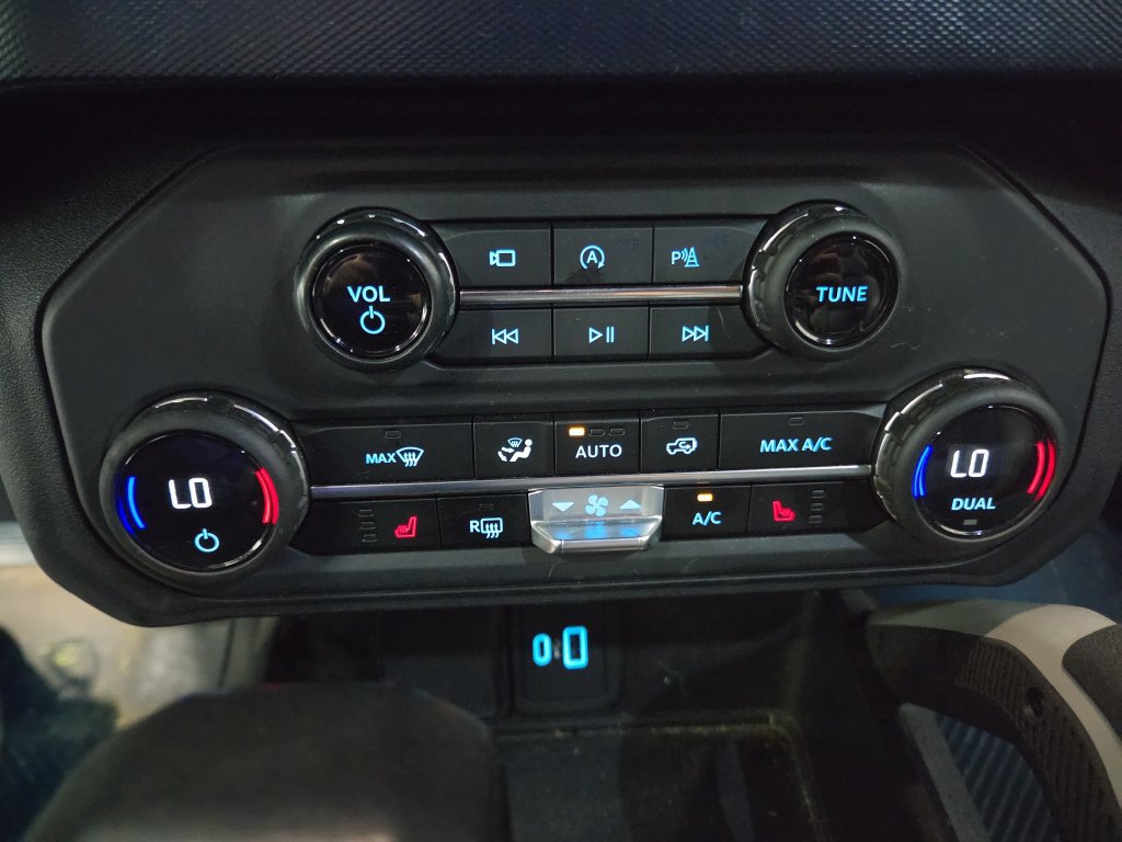 Used 2023 Ford Bronco Outer Banks AWD/4WD image 32