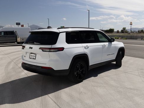 Used 2023 Jeep Grand Cherokee L Altitude AWD/4WD image 5
