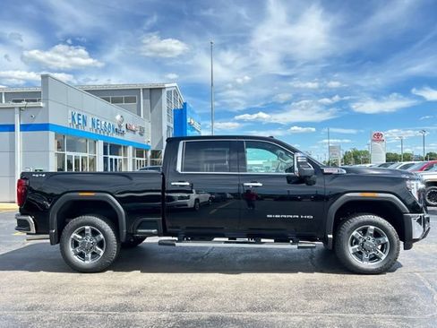 New 2026 GMC Sierra 2500 SLT w/ SLT Premium Package AWD/4WD image 11