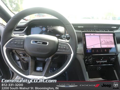 New 2025 Jeep Grand Cherokee L Limited image 11