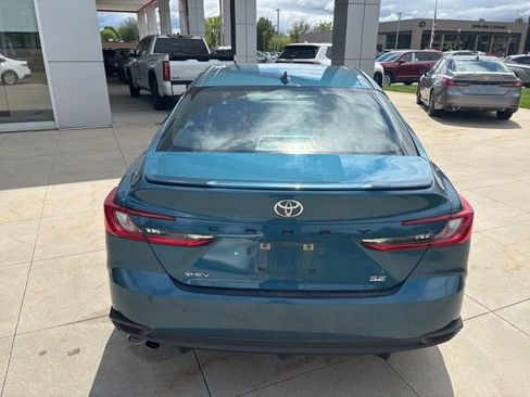 Used 2025 Toyota Camry SE FWD image 6