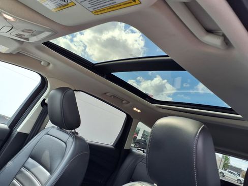 Used 2019 Ford Escape SEL AWD/4WD image 20