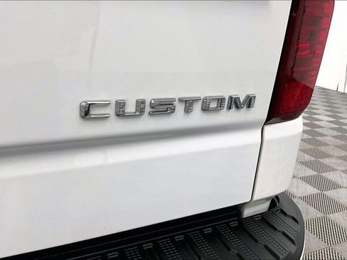 Used 2023 Chevrolet Silverado 1500 Custom image 9