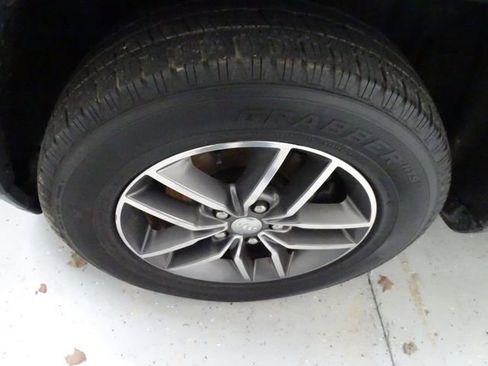 Used 2018 Jeep Grand Cherokee Limited image 29