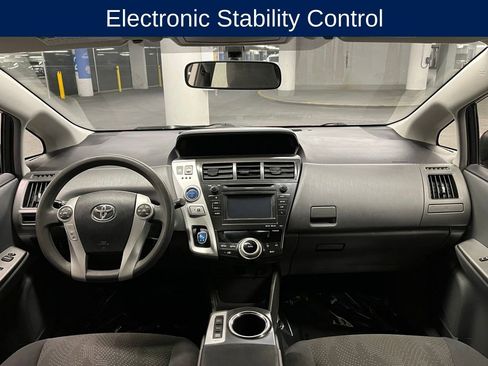 Used 2014 Toyota Prius V Five image 7