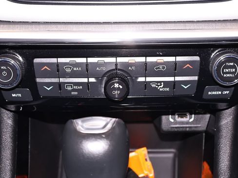 Used 2023 Jeep Compass Limited AWD/4WD image 29