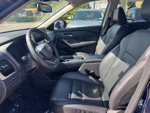 Used 2026 Nissan Rogue SL FWD image 30