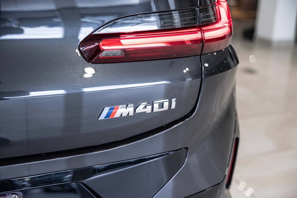 Used 2023 BMW X4 M40i AWD/4WD image 15