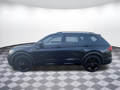 Certified 2022 Volkswagen Tiguan SE R-Line AWD/4WD image 2