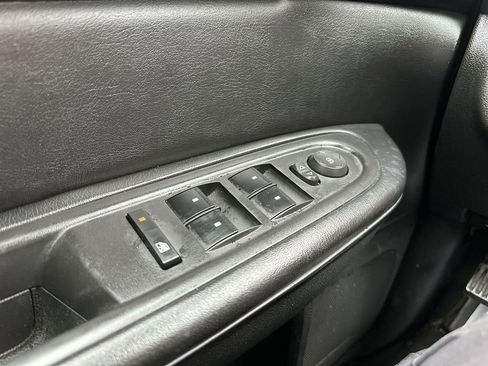 Used 2015 GMC Acadia SLE FWD image 13