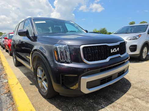 Certified 2025 Kia Telluride LX FWD image 2