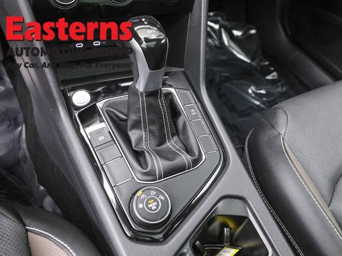 Used 2022 Volkswagen Taos SEL image 13