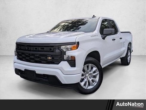 Used 2024 Chevrolet Silverado 1500 Custom image 1