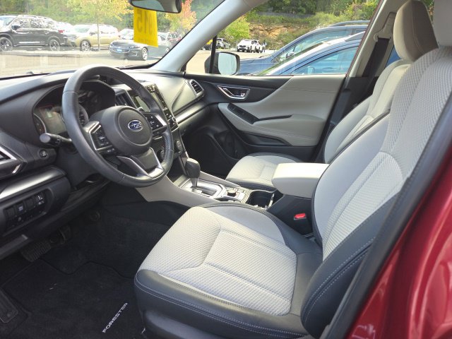 Used 2023 Subaru Forester Premium AWD/4WD image 6