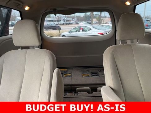 Used 2014 Toyota Sienna L image 12