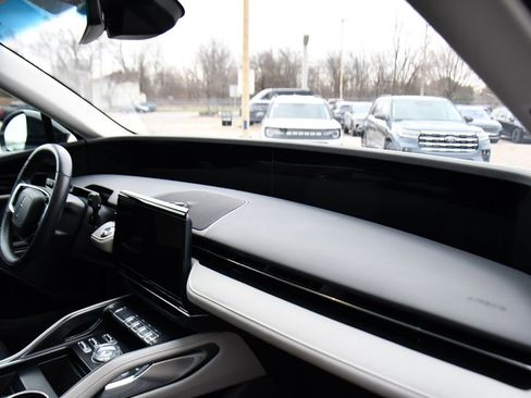 Used 2024 Lincoln Nautilus Reserve w/ Equipment Group 202A image 15