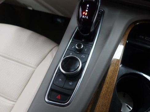 Used 2022 Cadillac Escalade Sport Platinum w/ LPO, ONYX Package AWD/4WD image 23