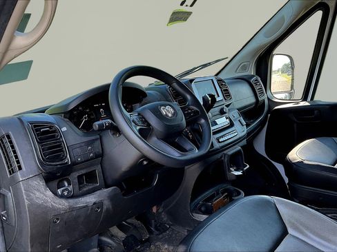 Used 2023 RAM ProMaster 2500 w/ Driver Convenience Group FWD image 16