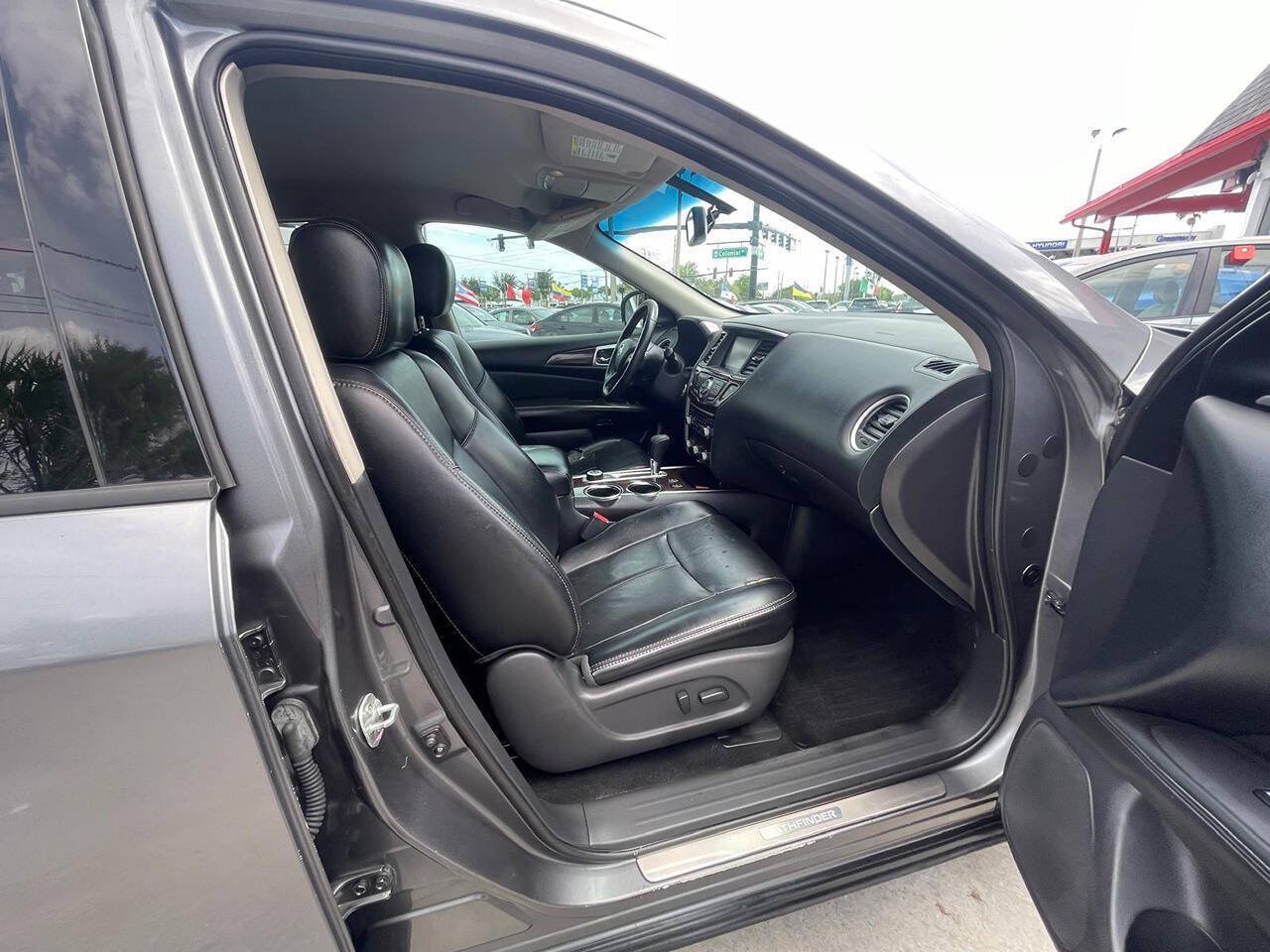 Used 2015 Nissan Pathfinder SL w/ Cargo Package FWD image 12