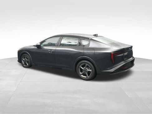 Used 2025 Kia K4 FWD image 3