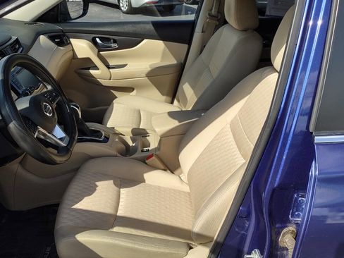 Used 2019 Nissan Rogue SV w/ Premium Package image 12