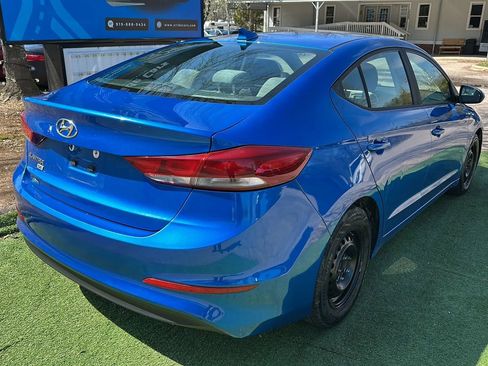 Used 2017 Hyundai Elantra SE image 8