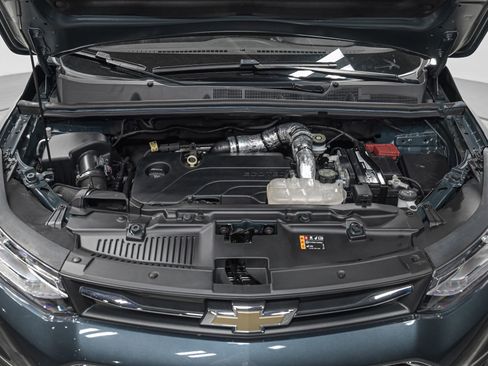 Used 2022 Chevrolet Trax LT w/ LT Convenience Package image 13