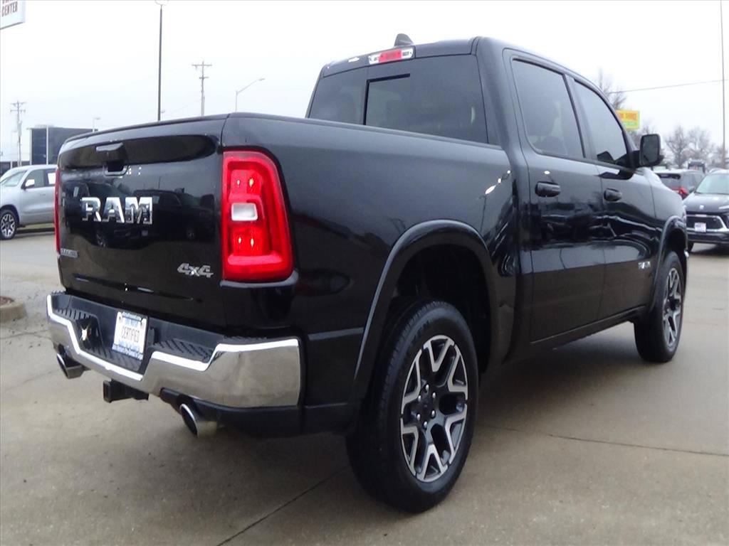 Used 2025 RAM 1500 Laramie AWD/4WD image 6