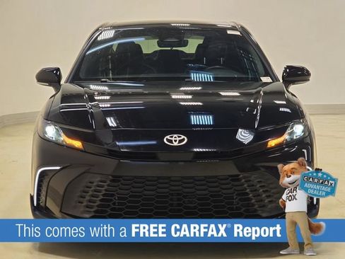 Used 2025 Toyota Camry SE w/ Convenience Package FWD image 2