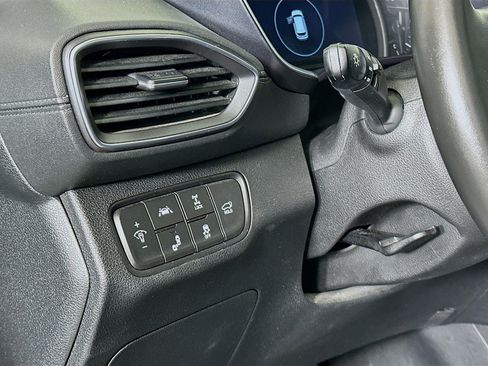 Used 2019 Hyundai Santa Fe Limited w/ Cargo Package image 17