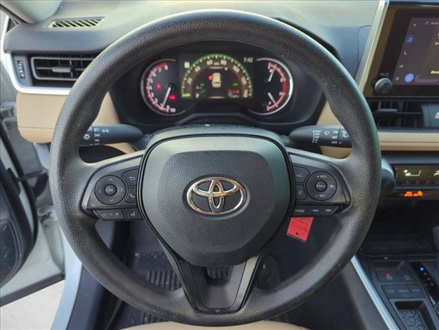 Used 2023 Toyota RAV4 LE FWD image 15