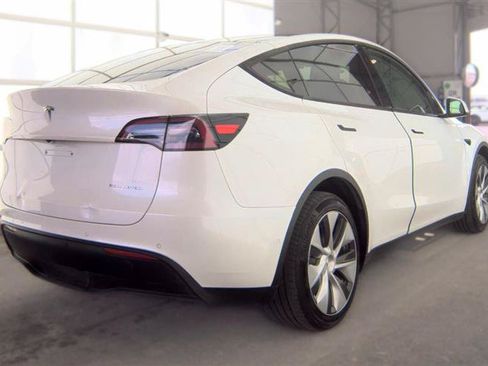 Used 2021 Tesla Model Y Long Range AWD/4WD image 5