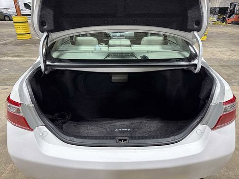 Used 2007 Toyota Camry XLE image 11