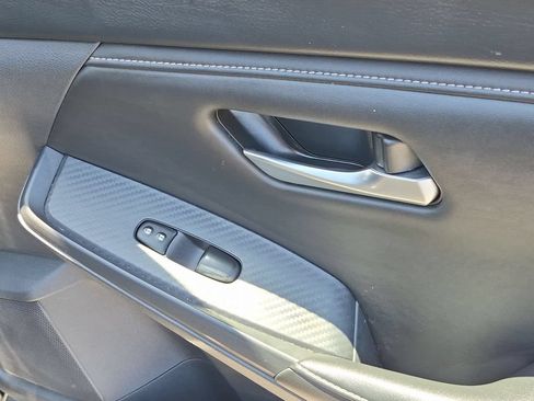 Used 2025 Nissan Sentra SV FWD image 34