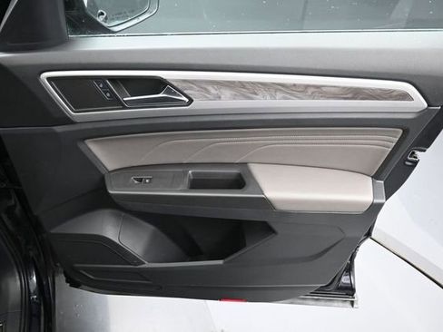 Used 2023 Volkswagen Atlas Cross Sport SE FWD image 34