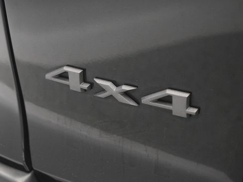 Used 2019 Jeep Cherokee Trailhawk w/ Cold Weather Group image 18