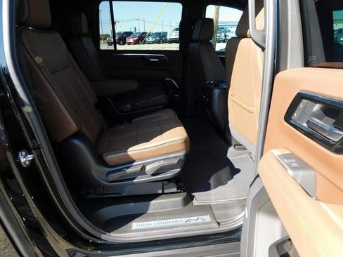 New 2025 Chevrolet Suburban High Country image 23
